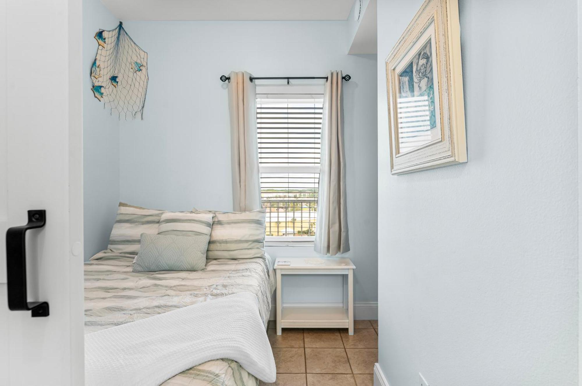 Laketown Wharf #624 Beautiful Gulf View By Nautical Holiday home *